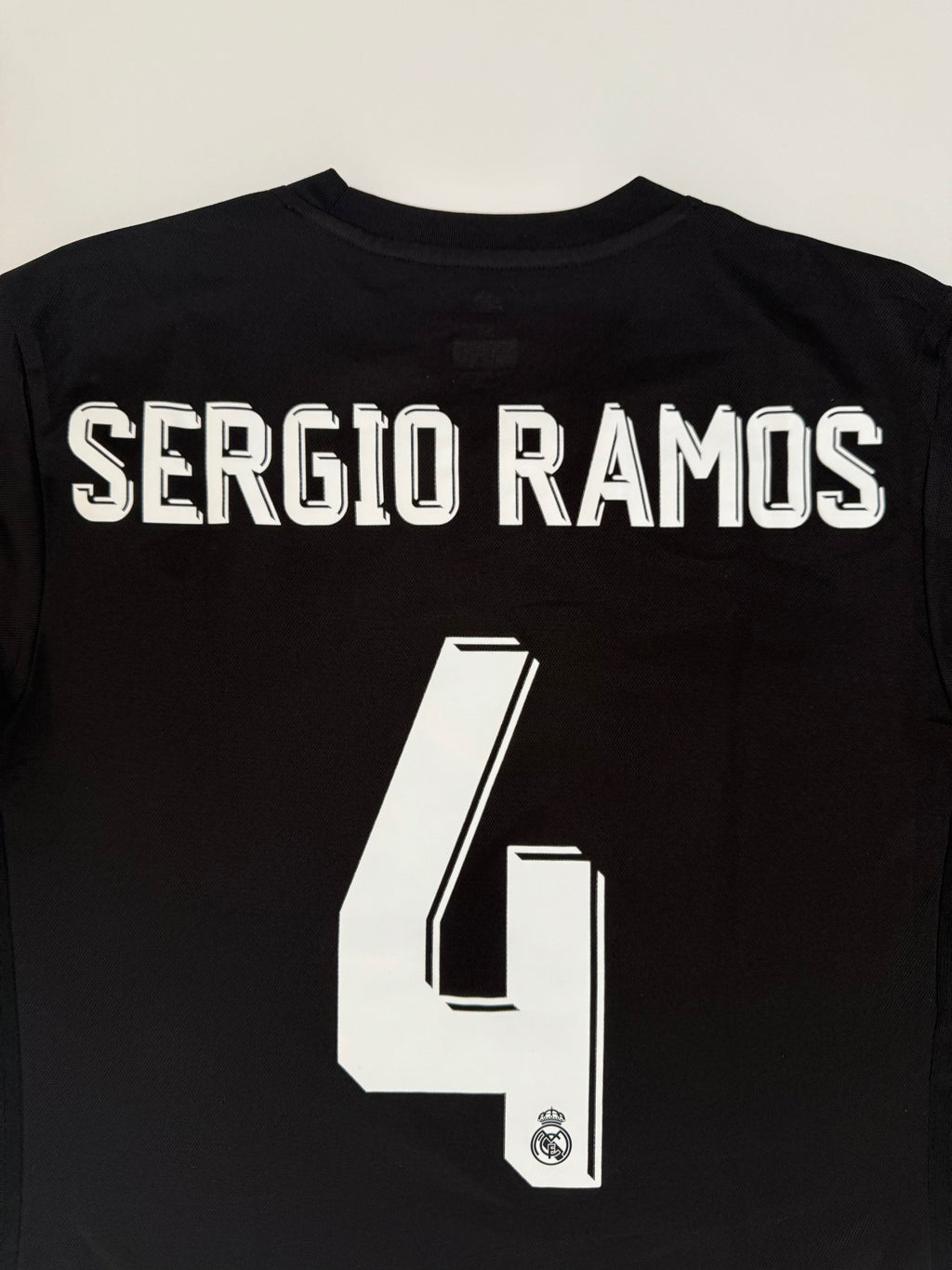 Real Madrid Auswärts 17/18 - #4 Ramos - M